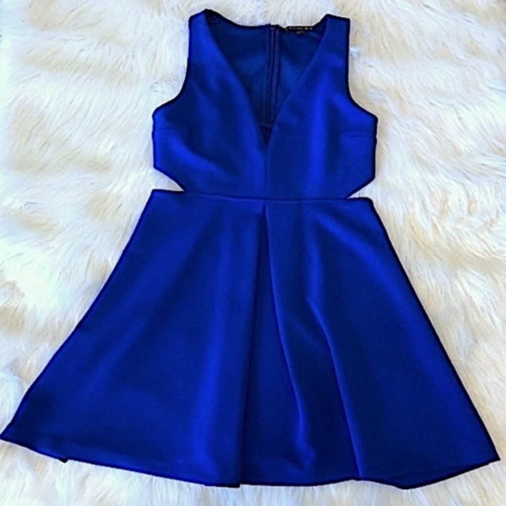Express Sleeveless Plunging Cut Out Skater Dress - Picture 2 of 7